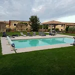 Domaine Canteloup Vignes Et Piscine Casa de Férias *