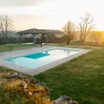 Domaine Canteloup Vignes Et Piscine * Saint-Caprais-de-Bordeaux