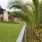 Domaine Canteloup Vignes Et Piscine Casa de Férias