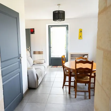 Holiday home Domaine Canteloup Vignes Et Piscine *