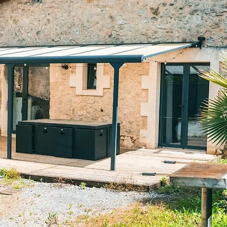 Domaine Canteloup Vignes Et Piscine Saint-Caprais-de-Bordeaux