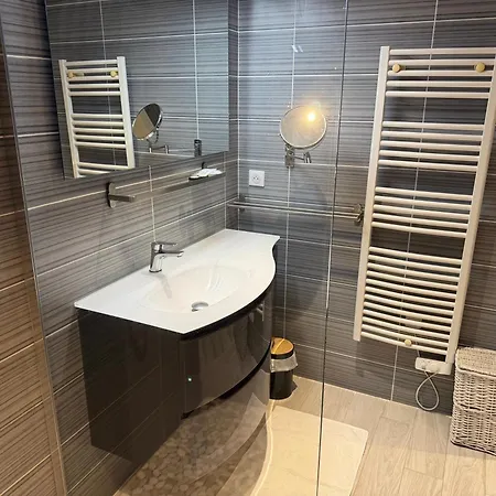 Domaine Canteloup Vignes Et Piscine Дом отдыха *