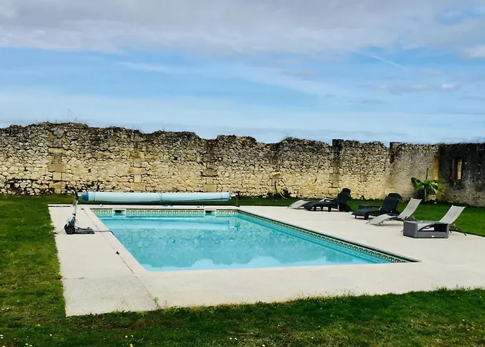 Domaine Canteloup Vignes Et Piscine Saint-Caprais-de-Bordeaux