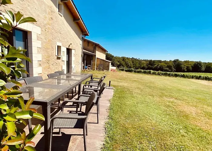 Domaine Canteloup Vignes Et Piscine * Saint-Caprais-de-Bordeaux