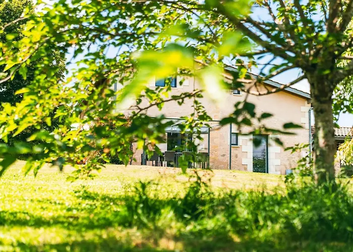 Domaine Canteloup Vignes Et Piscine * Saint-Caprais-de-Bordeaux